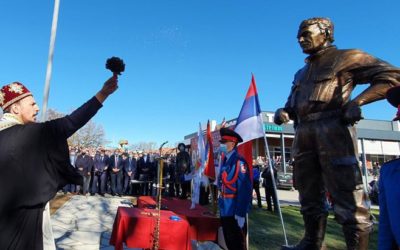 U Nevesinju otkriven spomenik Novici Gušiću