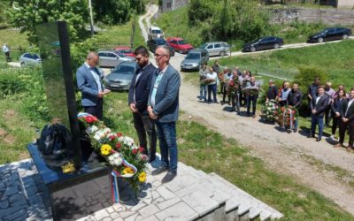 Служен парастос за свирепо убијене српске цивиле код Трнова