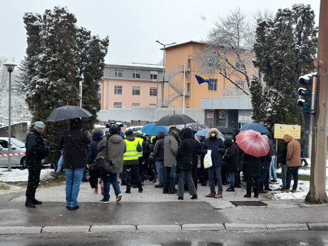 Протест породица погинулих и заробљених бораца у Сарајеву