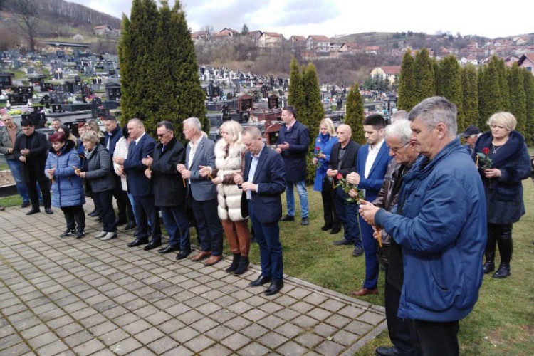 Obilježena godišnjica otvaranja masovne grobnice u Mrkonjić Gradu: Pravda nedostižna 26 godina